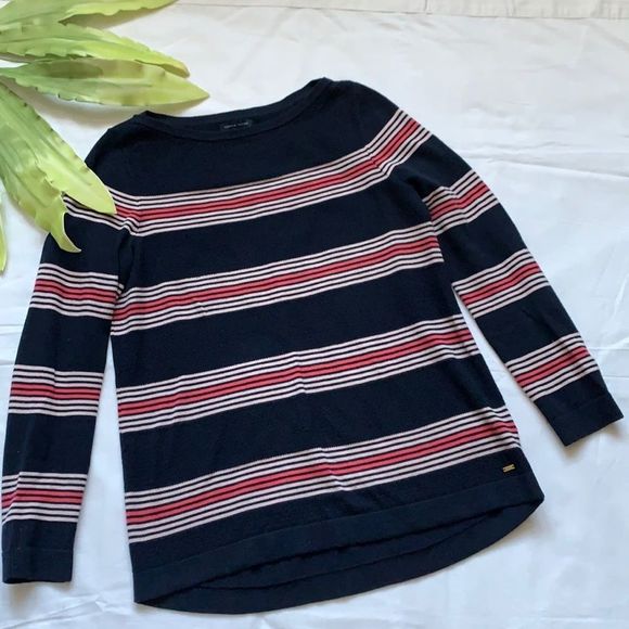 🌟Tommy Hilfiger Stripped Sweater🌟 - Picture 1 of 11